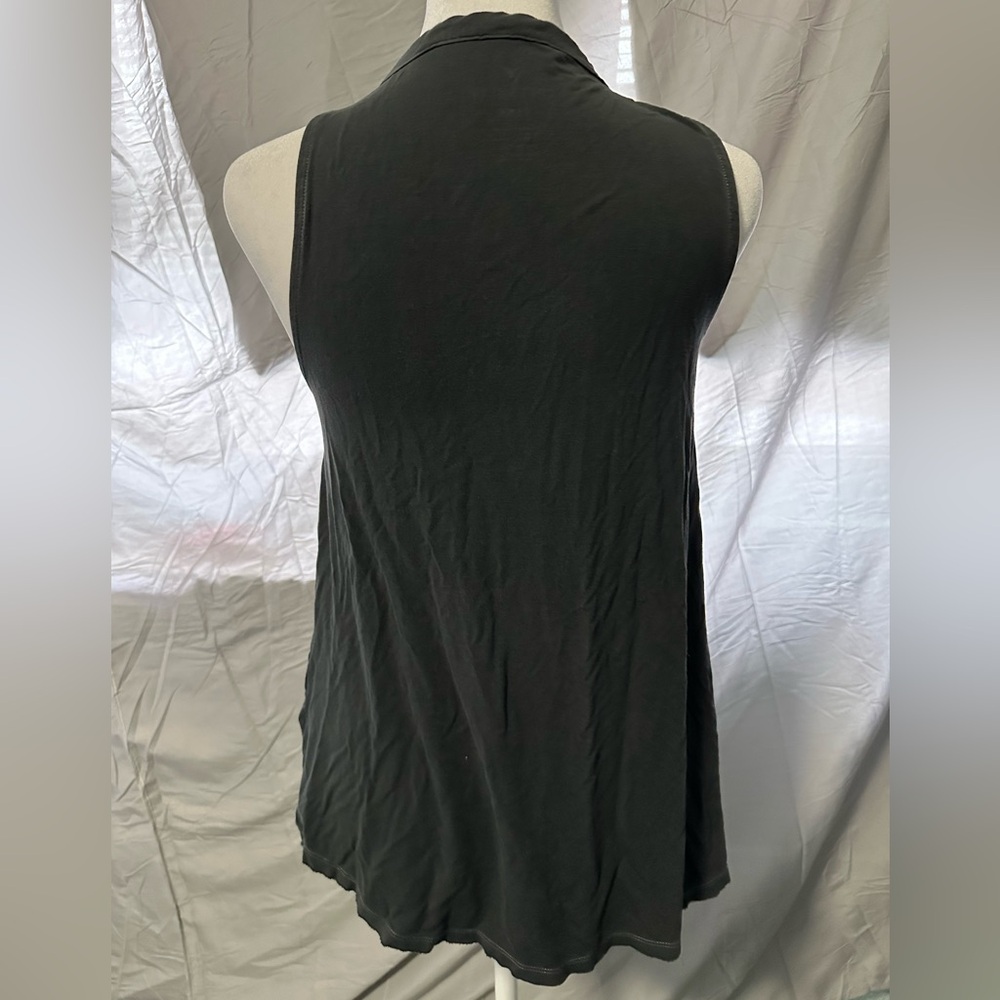 American Eagle, soft & sexy dark gray tank
Size small
Smoke free home - Picture 3 of 3